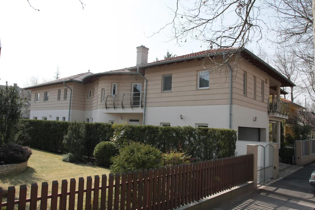 Amore Apartmanhaz Шиофок Экстерьер фото