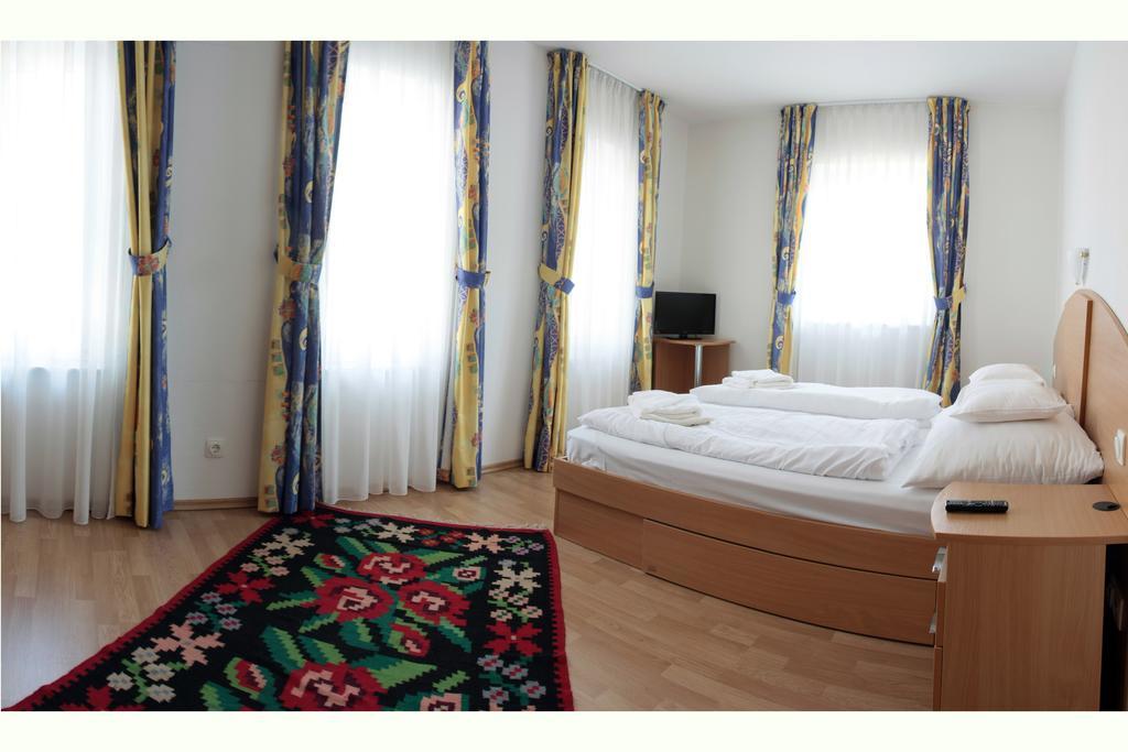 Amore Apartmanhaz Шиофок Экстерьер фото